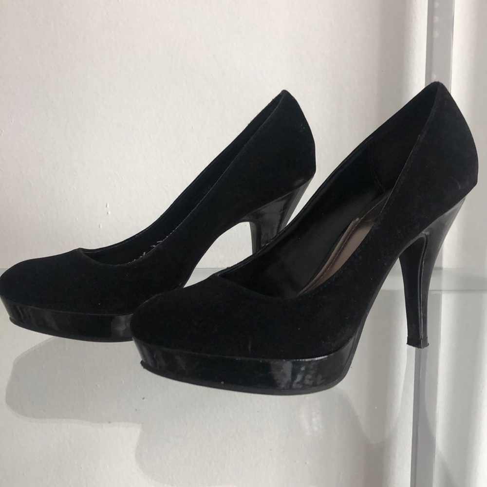 Suede black heels
